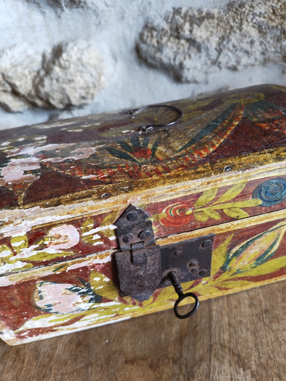 Wedding chest 18eme Siècle, Vintage, Antique, France, Polychrome
