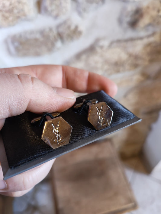 イヴ・サンローランのカフスボタン