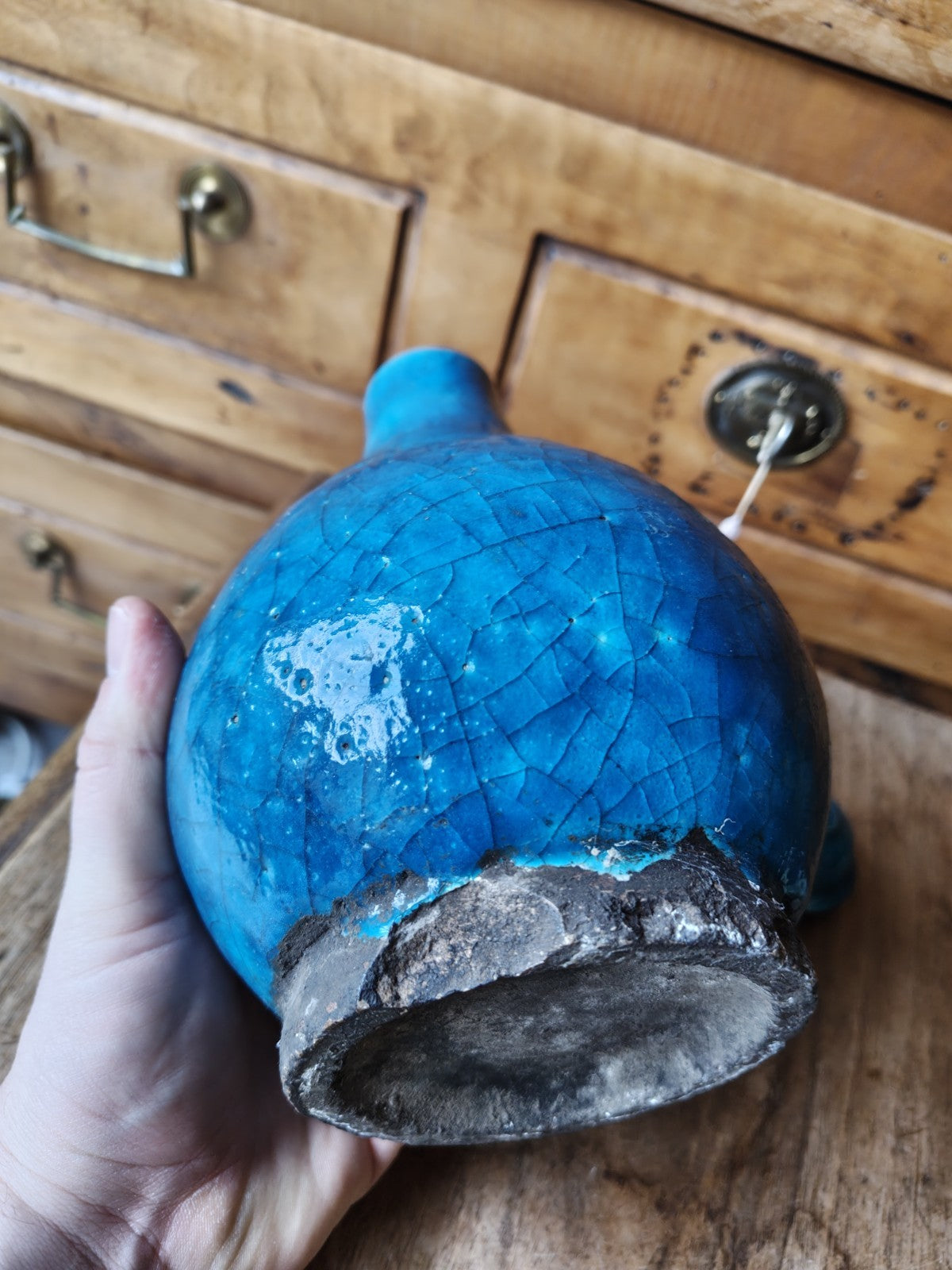 アンティークの青いエナメル陶器のポット、19世紀