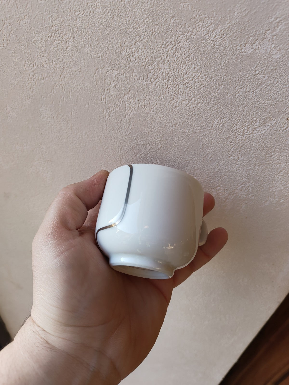 リモージュのコケットのためにマルク・ヘルドがデザインしたコーヒーカップ8個とソーサー8個