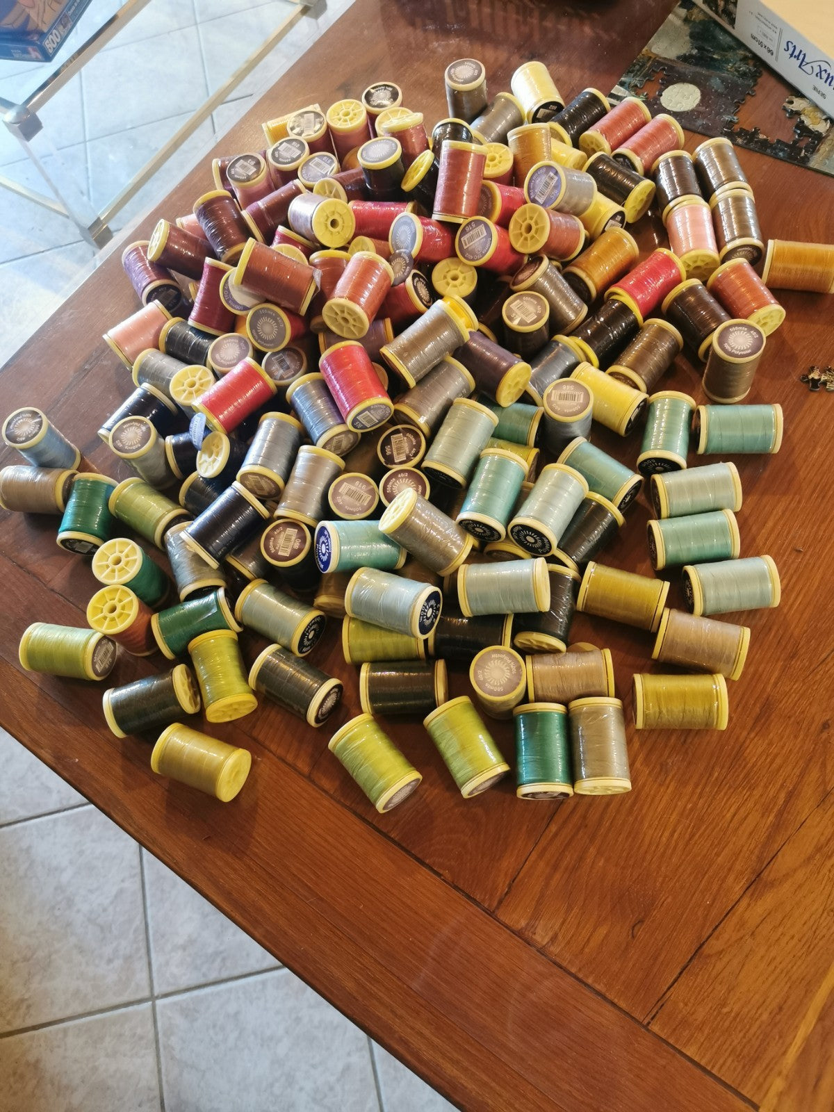 Large Lot of over 250 Thread Spools, for Sewing, Sewing Machine