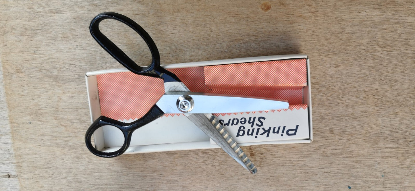 Lot of 5 Pairs of Fabric Scissors, Very Good Condition
