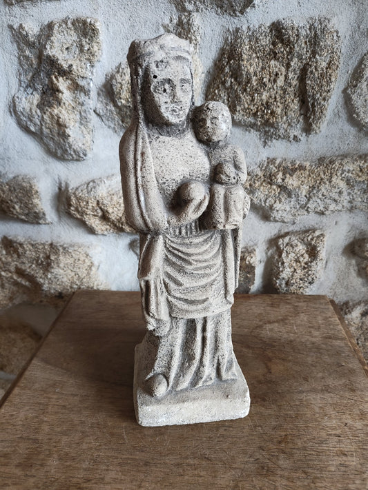 聖母子、石の聖母