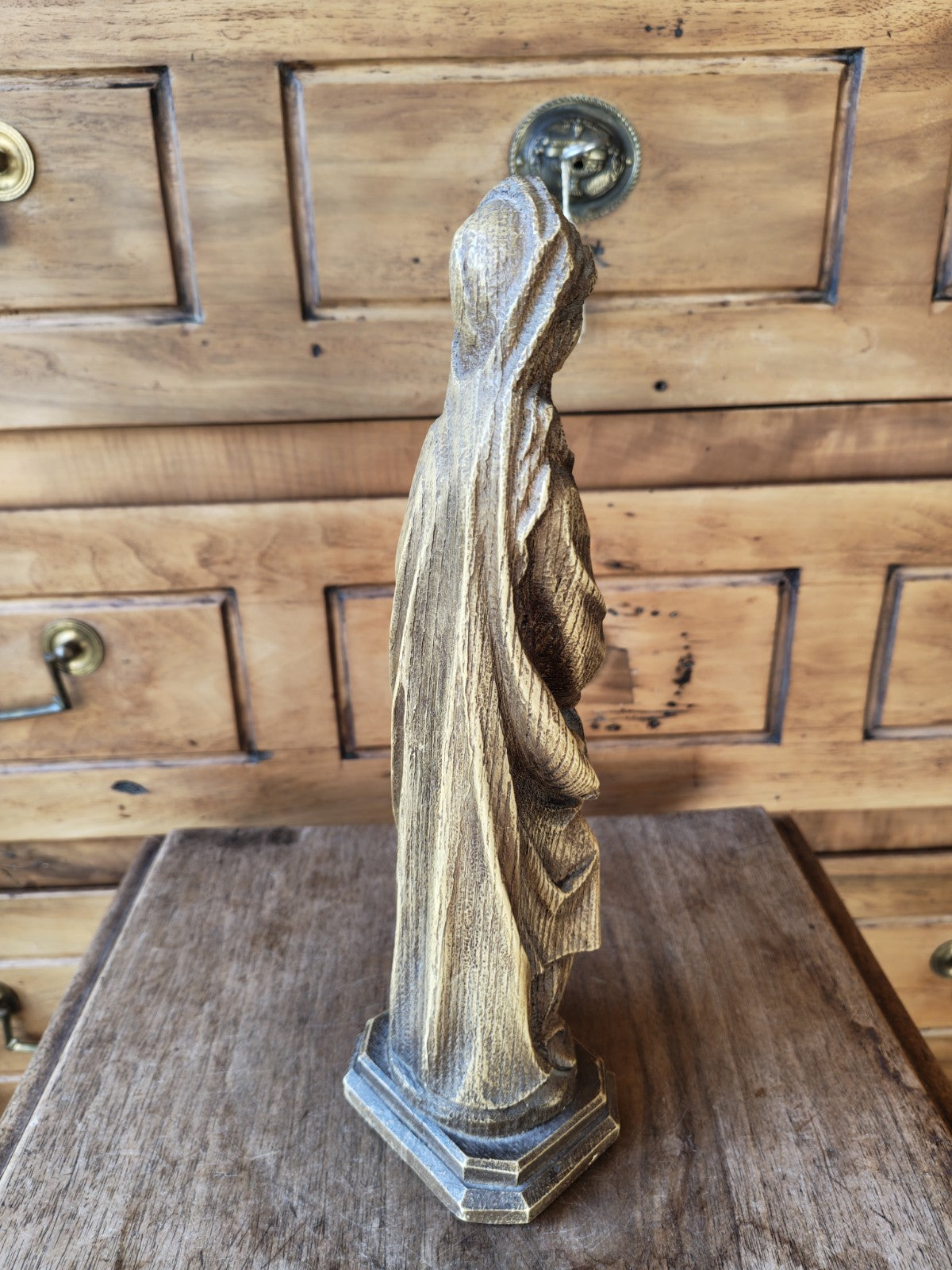 美しい聖母子像、木目調