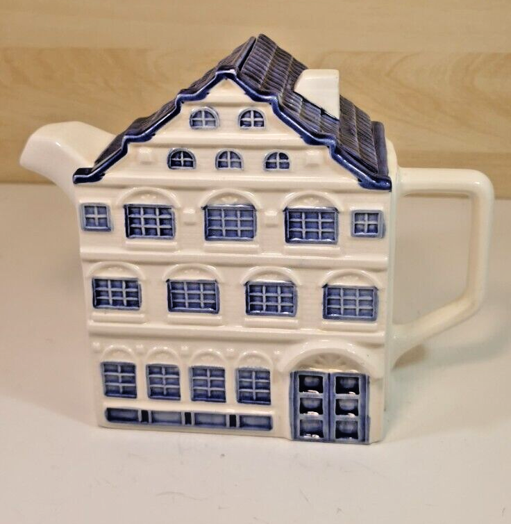 Magnificent CERART House Teapot and Blue Painting Cups Set