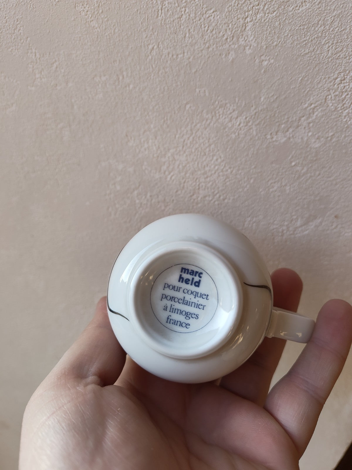 リモージュのコケットのためにマルク・ヘルドがデザインしたコーヒーカップ8個とソーサー8個