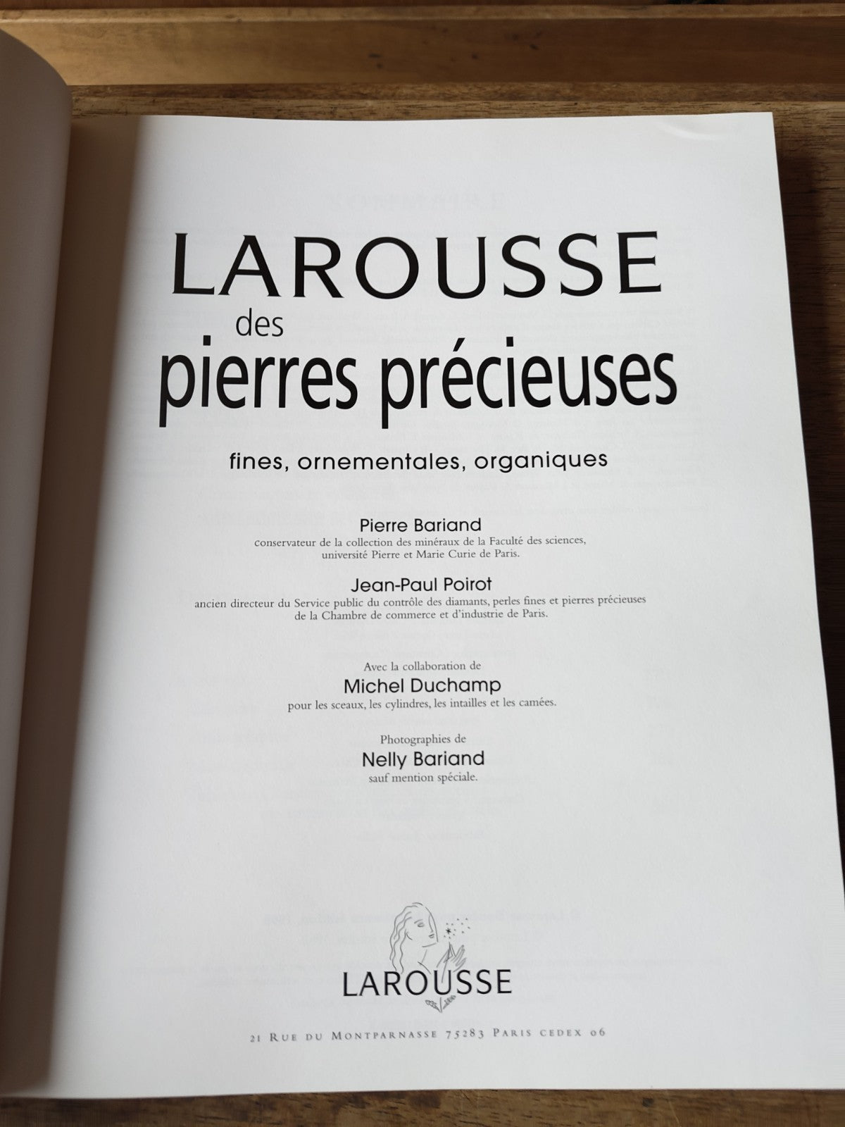 Larousse of Precious Stones, Pierre Bariand, Jean-Paul Poirot, 1998