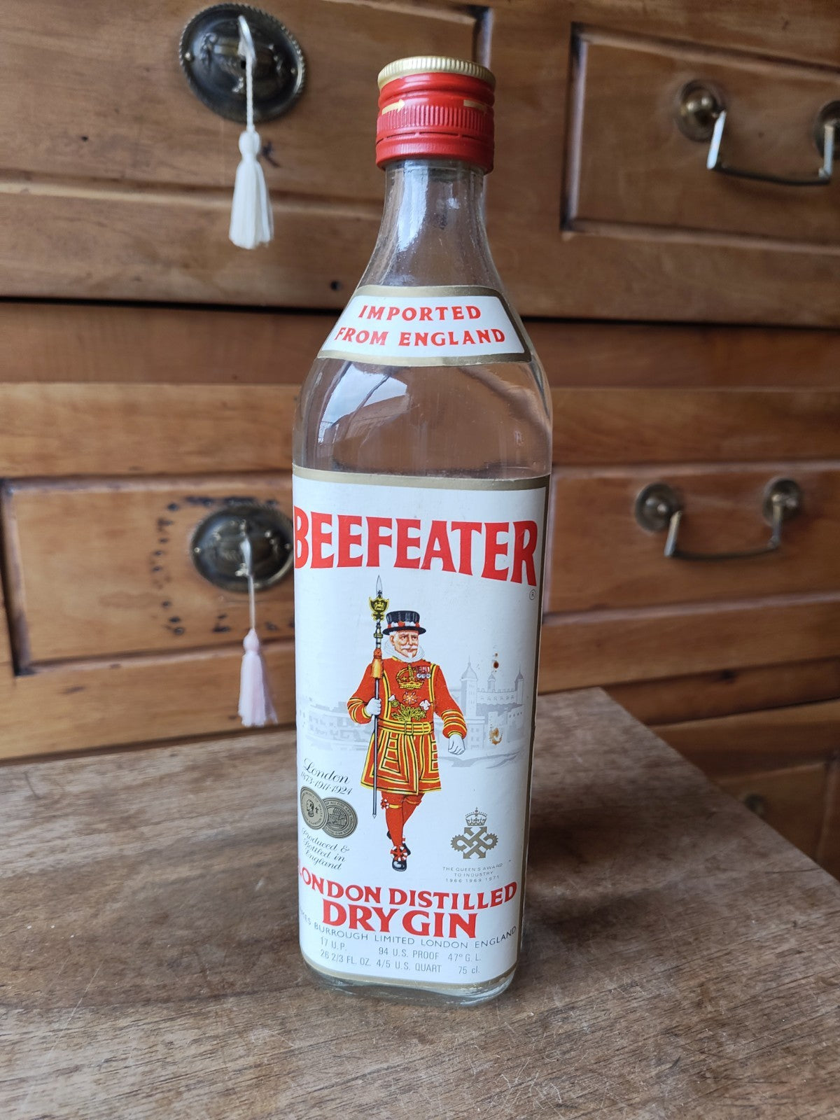 RARE Antique Gin Bottle BEEFEATER LONDON DRY GIN NEW