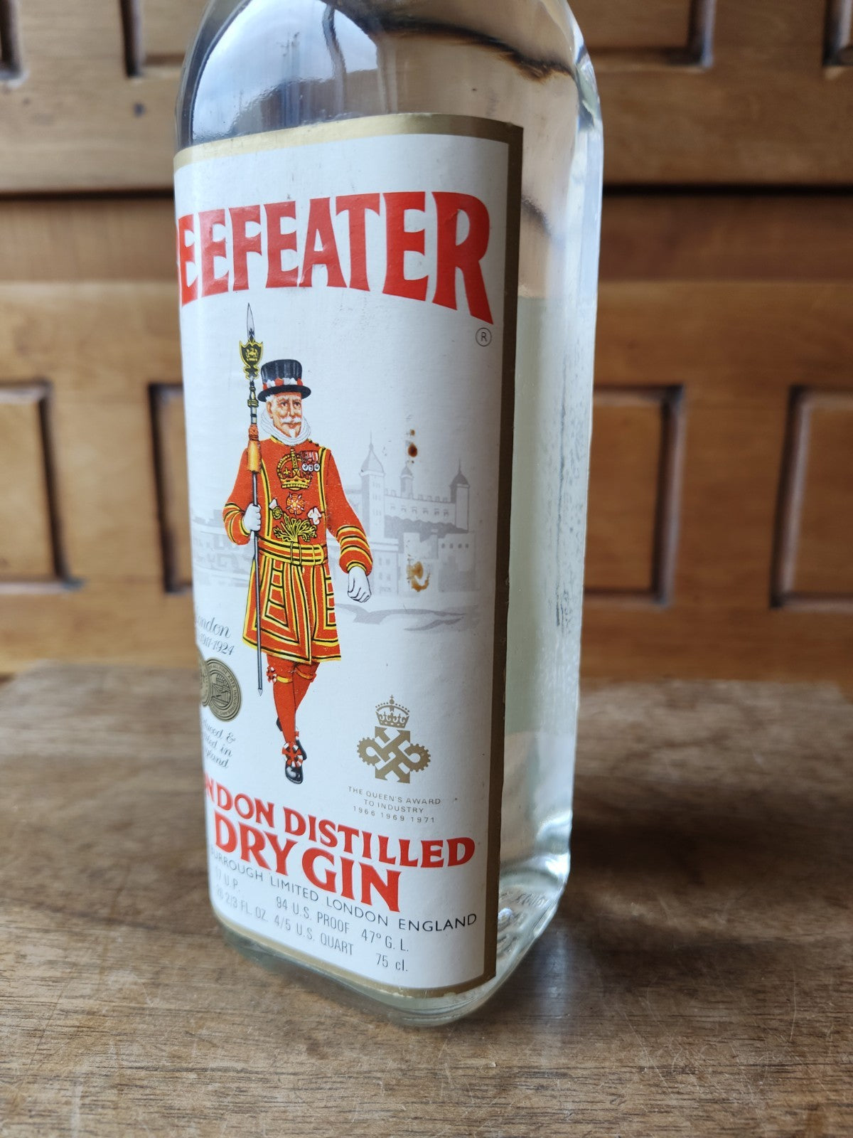 RARE Antique Gin Bottle BEEFEATER LONDON DRY GIN NEW
