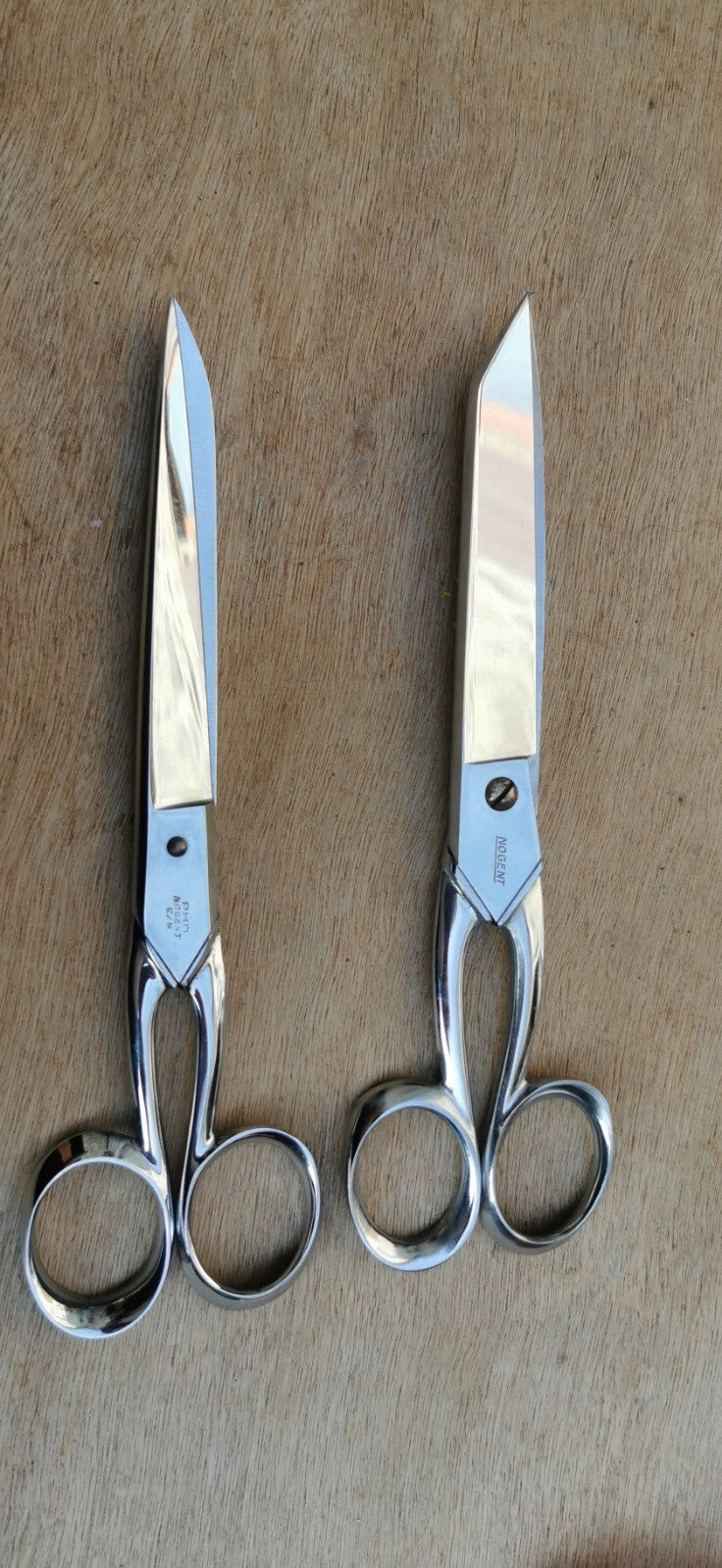 Lot of 5 Pairs of Fabric Scissors, Very Good Condition