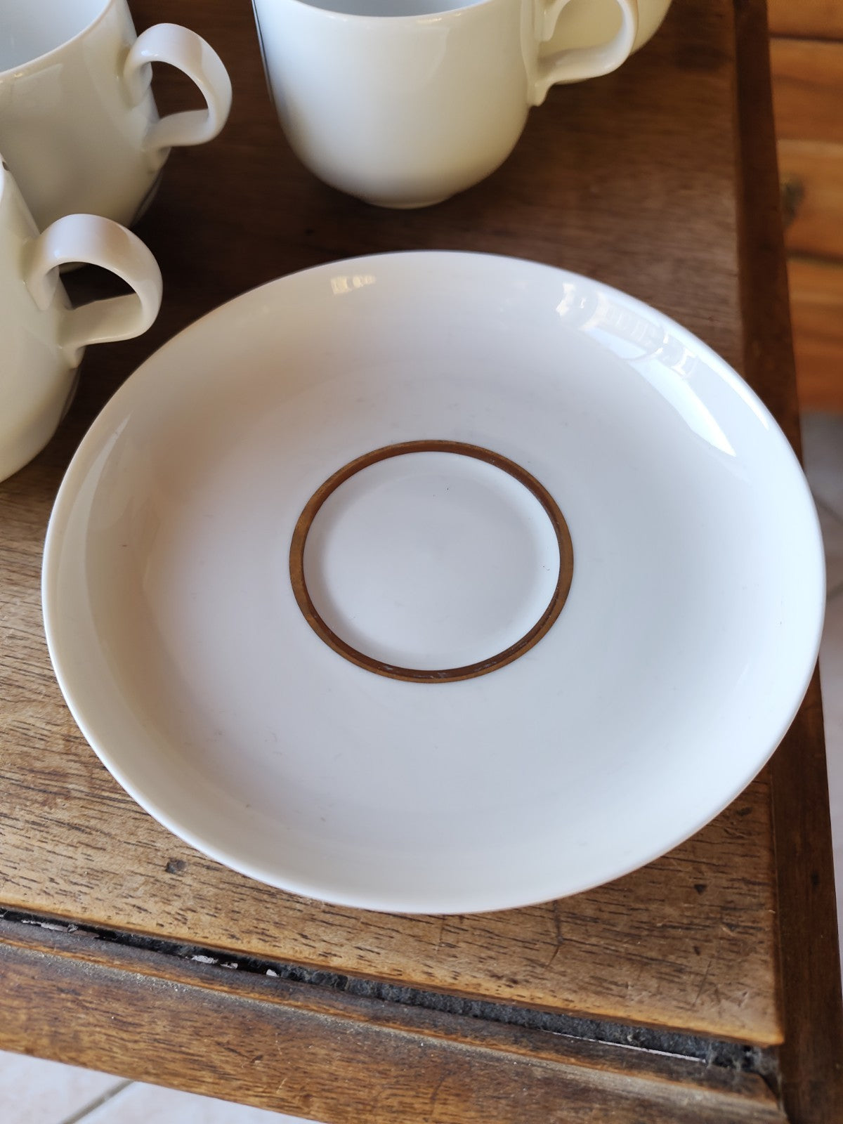 リモージュのコケットのためにマルク・ヘルドがデザインしたコーヒーカップ8個とソーサー8個