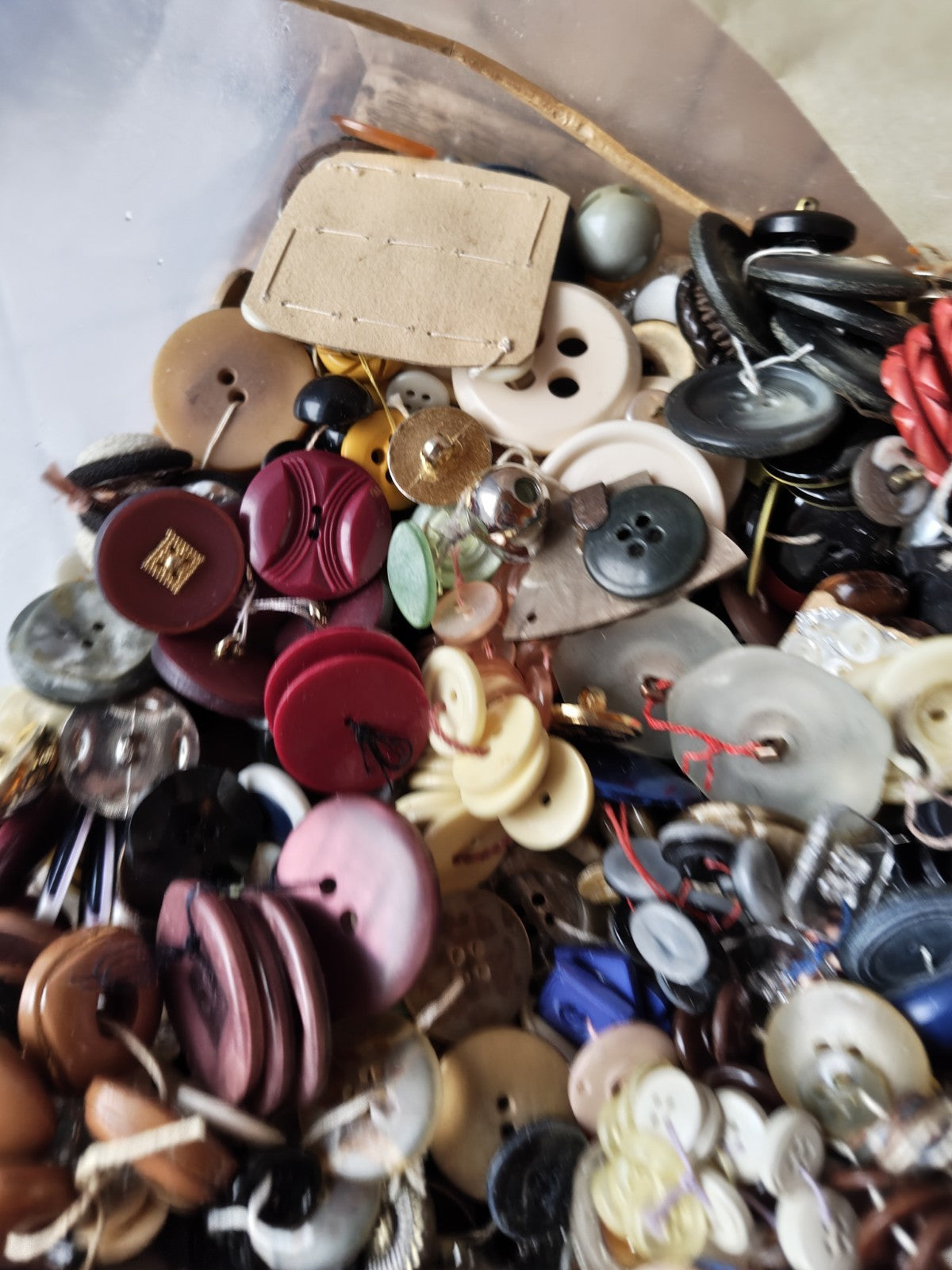 5 kg のバルクボタン、パリ、フランス、服飾雑貨