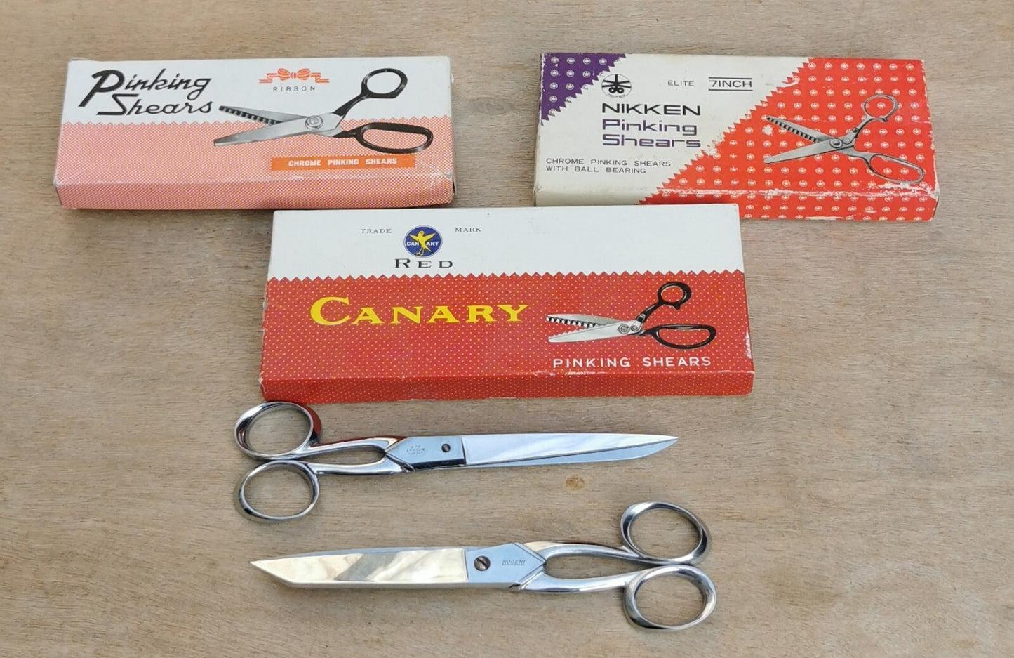 Lot of 5 Pairs of Fabric Scissors, Very Good Condition