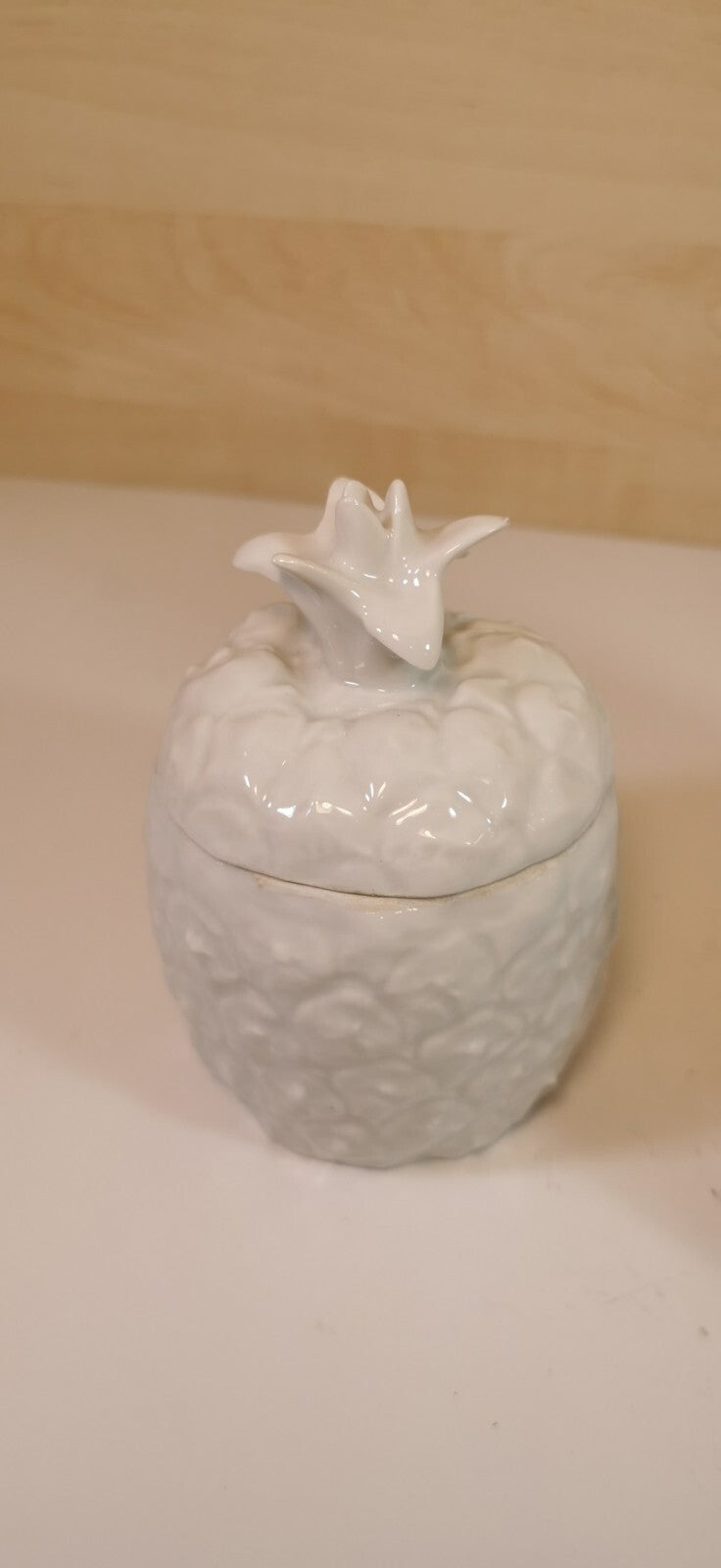 美しい磁器のパイナップル、小物入れ、キャンディ ボックス、ジュエリー ボックスなど。