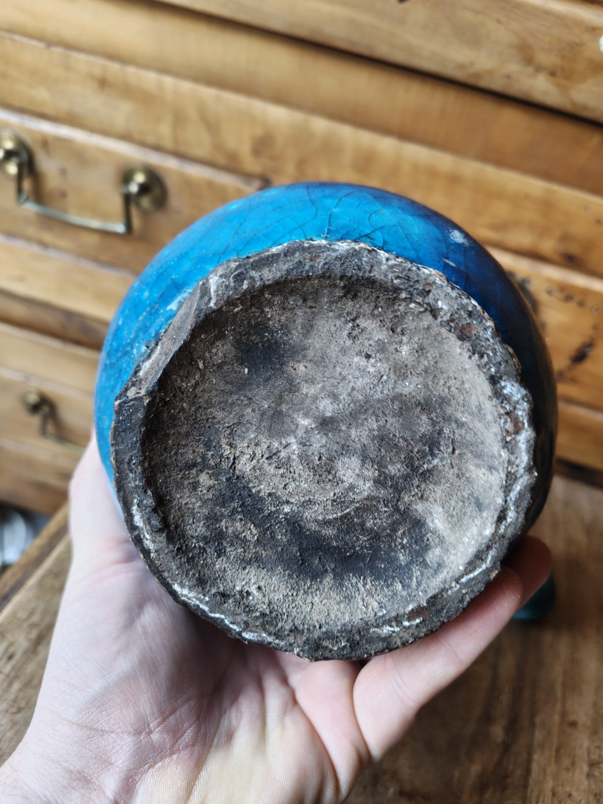 アンティークの青いエナメル陶器のポット、19世紀