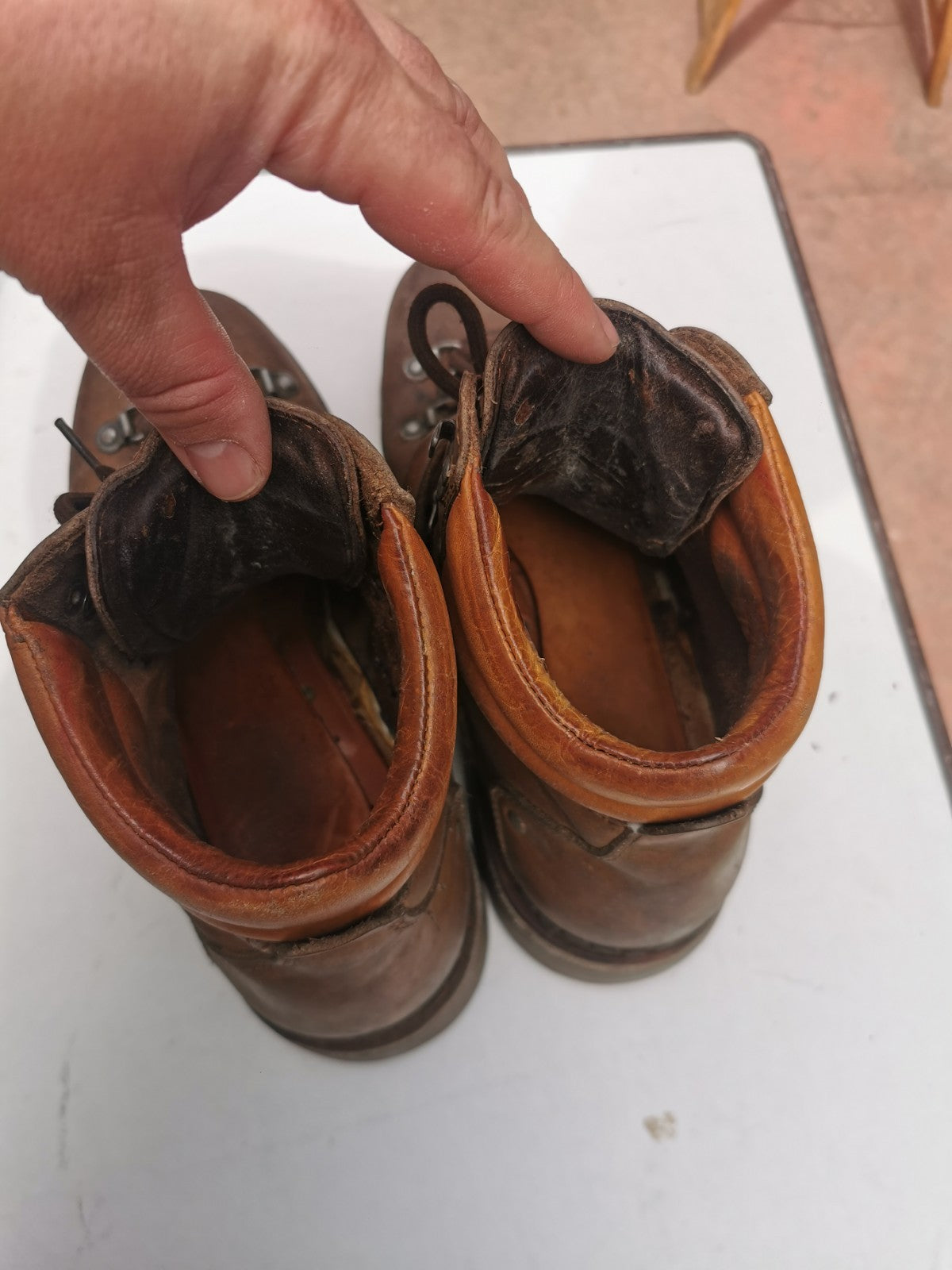 スペイン製エアアートシステムの美しいヴィンテージレザーシューズ