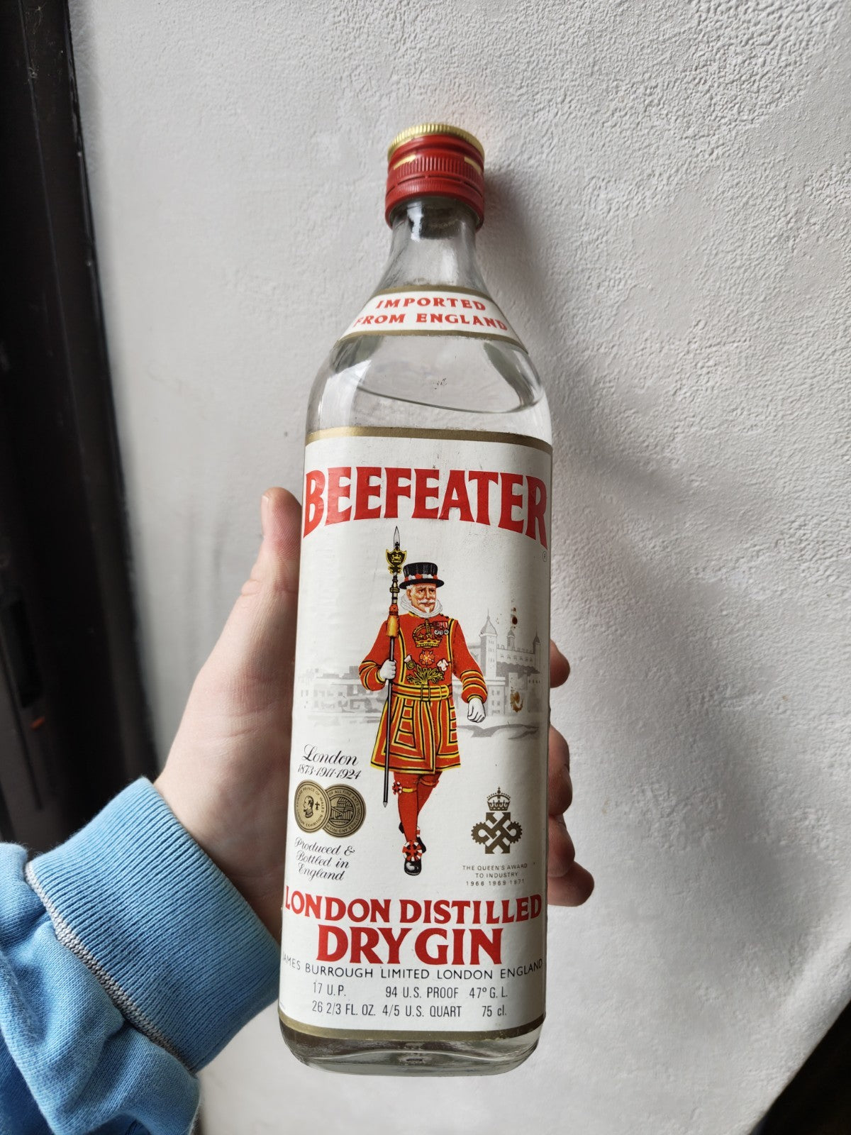 RARE Antique Gin Bottle BEEFEATER LONDON DRY GIN NEW