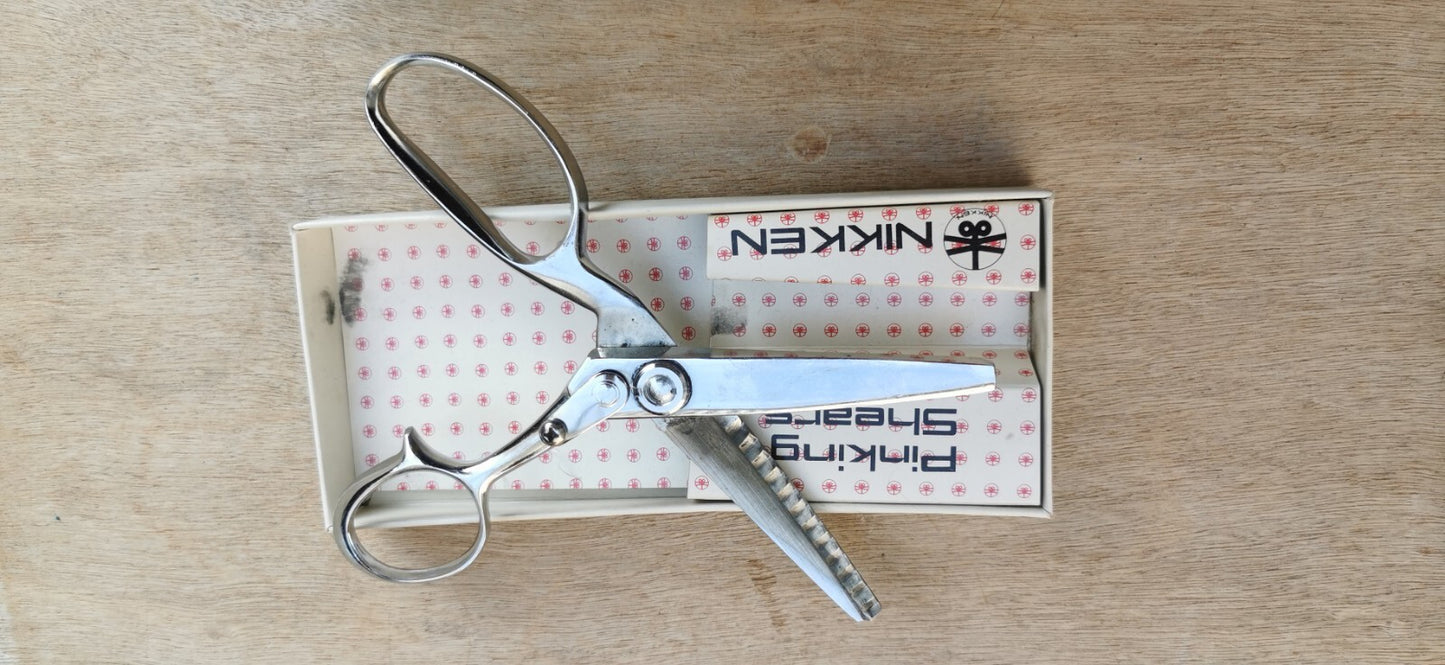 Lot of 5 Pairs of Fabric Scissors, Very Good Condition