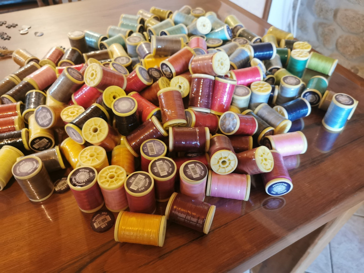 Large Lot of over 250 Thread Spools, for Sewing, Sewing Machine