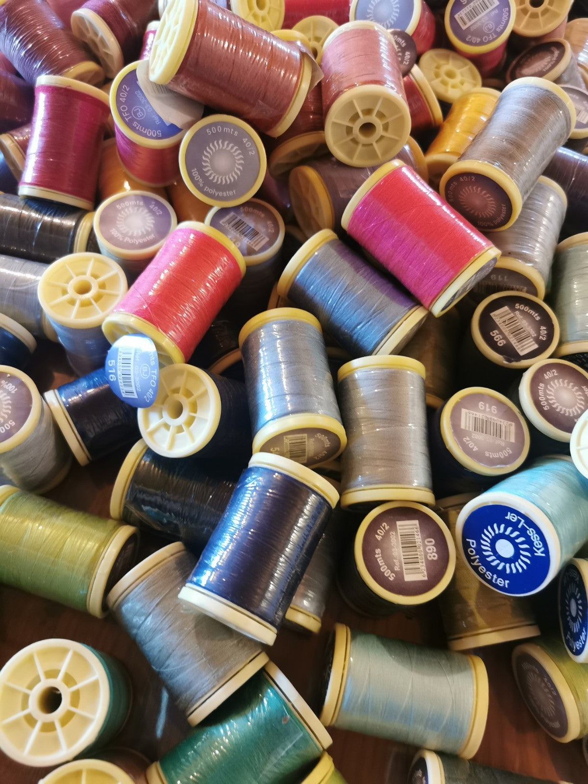 Large Lot of over 250 Thread Spools, for Sewing, Sewing Machine