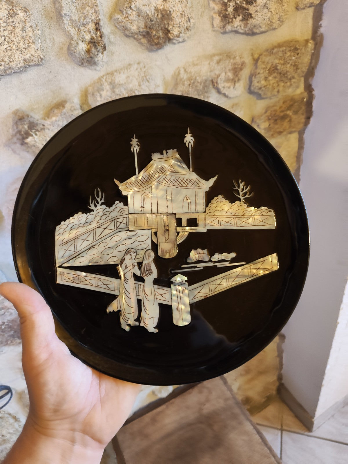 螺鈿細工の黒皿、アジア美術